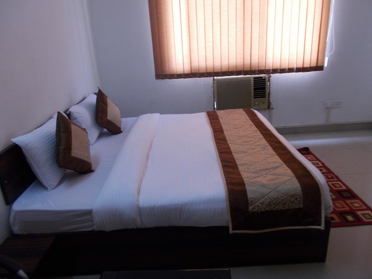 The Radiance Suites And Apartment 新德里 外观 照片